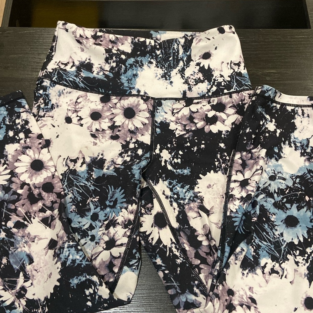 Balance Collection Floral Leggings. Size Small.